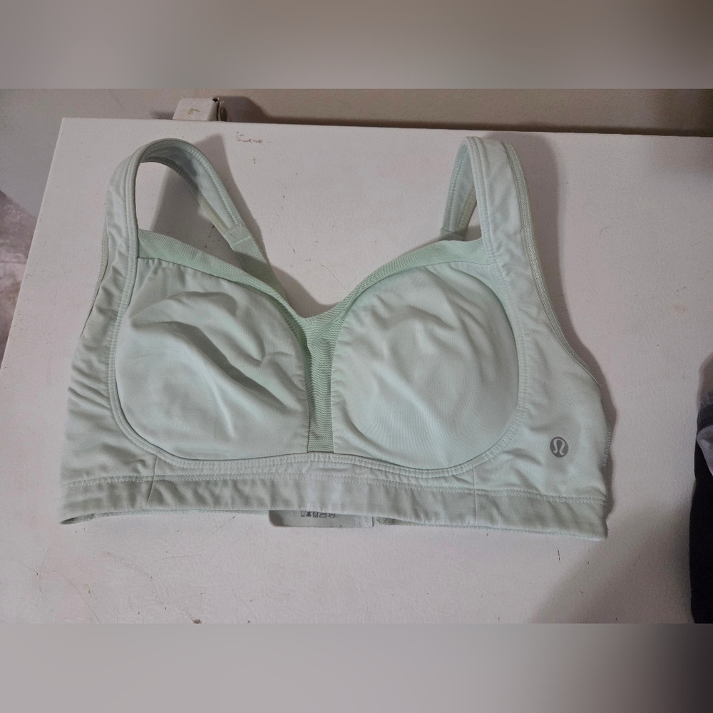 Lululemon ta ta tamer sports bra 36D